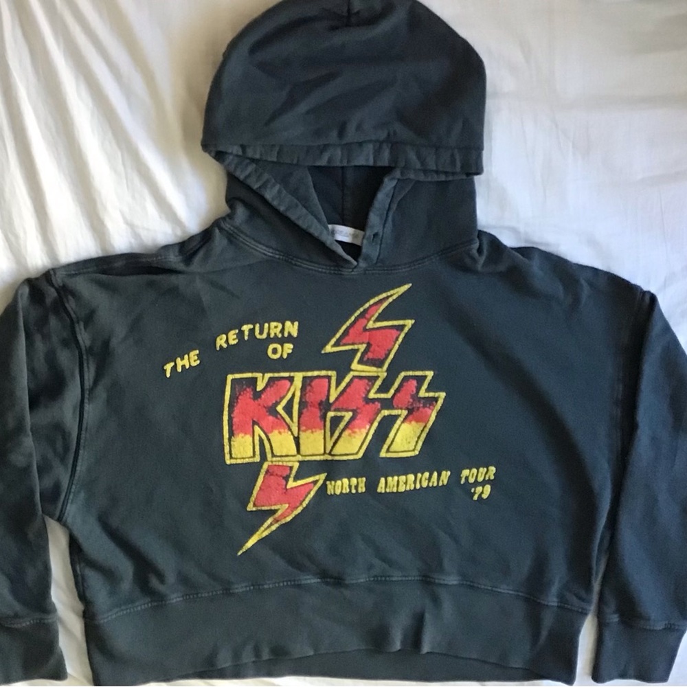 Day Dreamer Kiss Cropped Hoodie